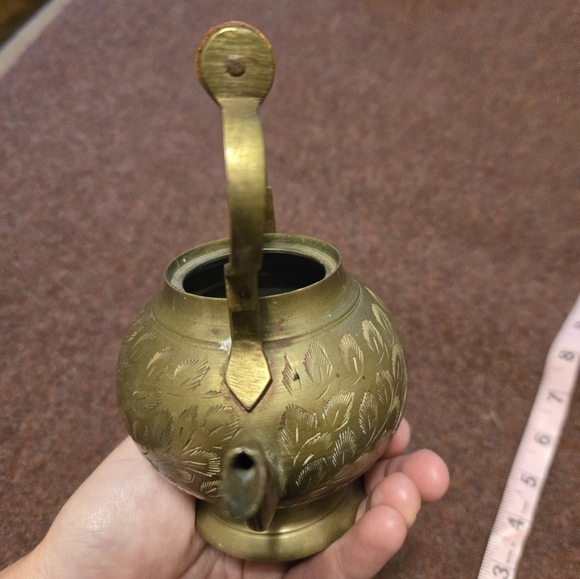 Etched Small Brass Vintage Kettle - Picture 7 of 8